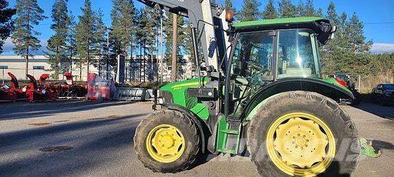 John Deere 5100R Traktory
