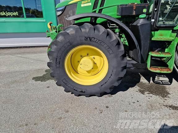 John Deere 5125R Traktory