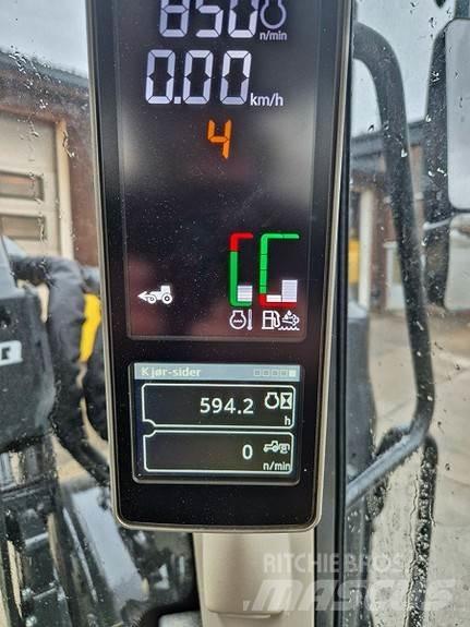 John Deere 6100M Traktory