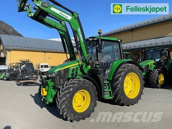 John Deere 6120M Traktory