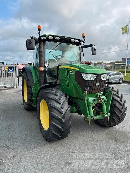John Deere 6125R Traktory