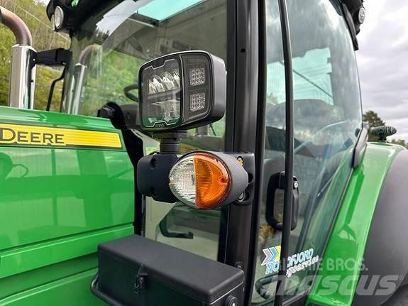John Deere 6155R Traktory