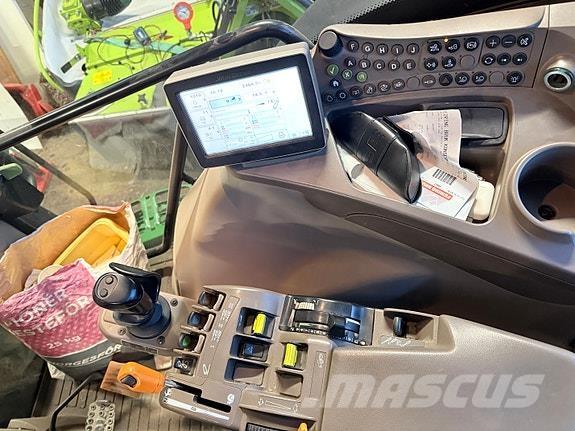 John Deere 6210R Traktory