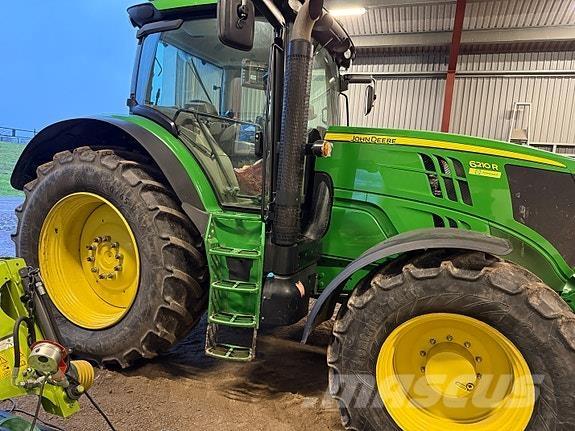 John Deere 6210R Traktory