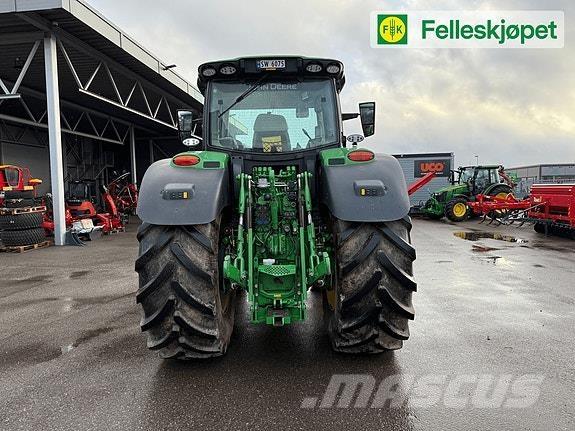 John Deere 6R 215 Traktory