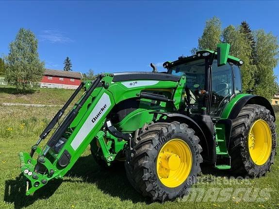 John Deere 6R215 Traktory
