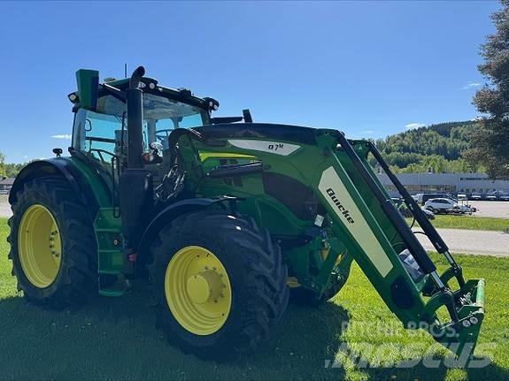 John Deere 6R215 Traktory