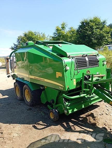 John Deere 744 Lisy na okrúhle balíky