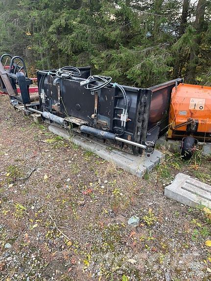  Klett 4300 Ďalšie cestné a snežné stroje