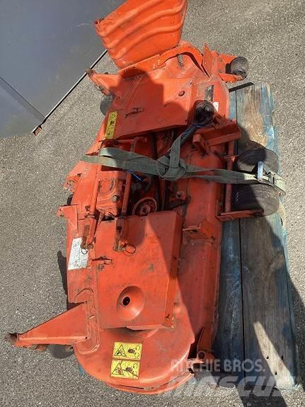 Kubota B2100 Traktory