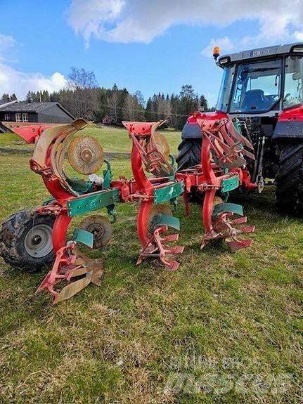 Kverneland 150S Dvojstranné pluhy