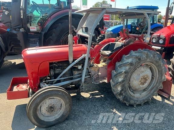 Massey Ferguson 35 Traktory