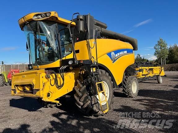New Holland CX5080 Kombinované zberacie stroje