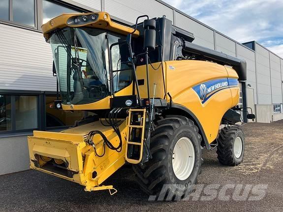 New Holland CX5080 Kombinované zberacie stroje