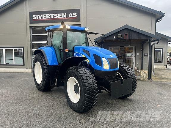 New Holland TVT190 Traktory
