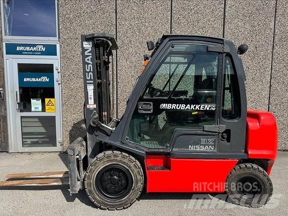 Nissan DF32 14436 Dieselové vozíky