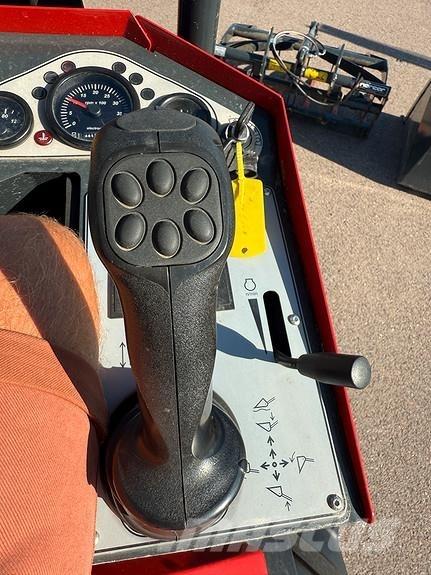 Norcar A7035 Šmykom riadené nakladače