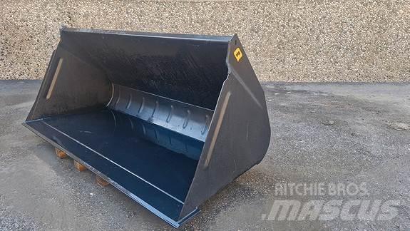 Quicke Åle VL Pneumatiky, kolesá a ráfiky