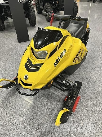 Ski-doo MXZ 120 Snehové skútre
