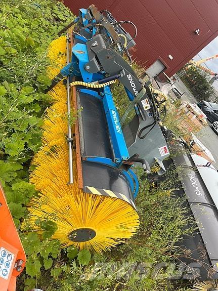 Snowek AH 330 Ďalšie cestné a snežné stroje