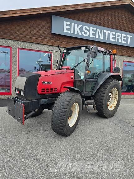 Valtra 6400 Traktory