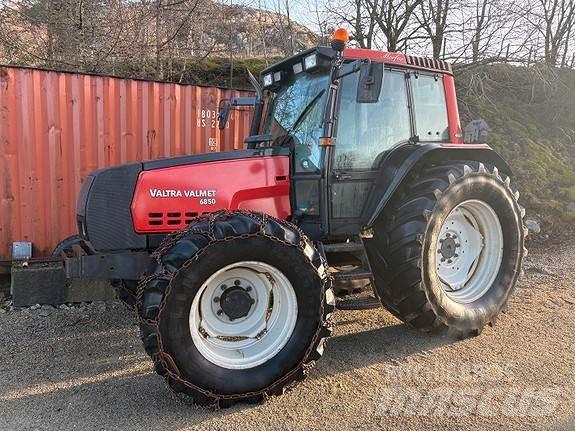 Valtra 6850 Traktory