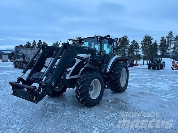 Valtra A105H Traktory