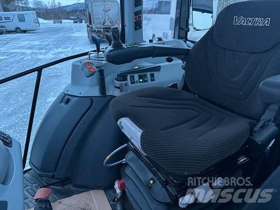 Valtra A105H Traktory
