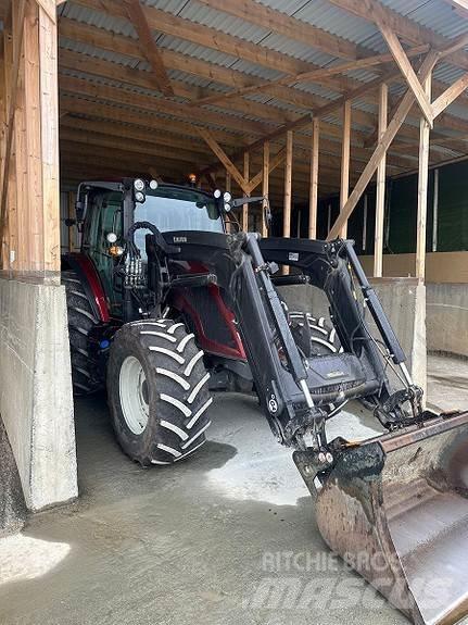 Valtra A105H4 Traktory