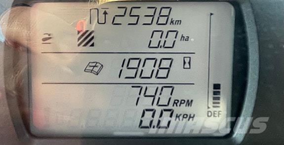 Valtra A114 Traktory