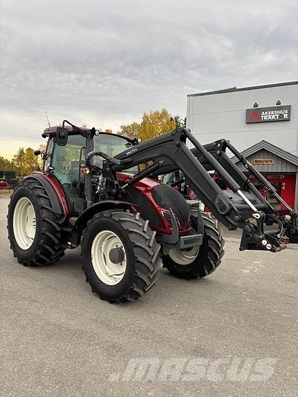 Valtra A134 Traktory