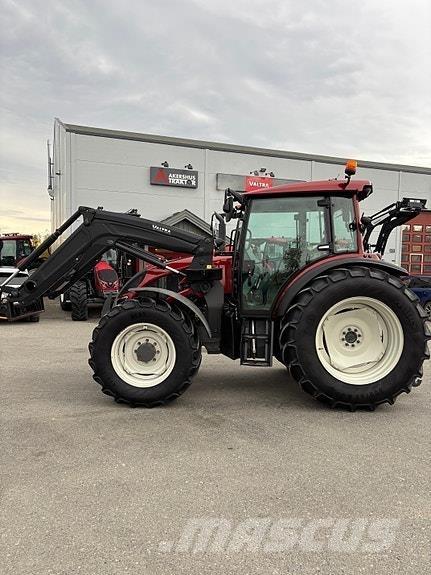 Valtra A134 Traktory