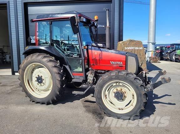 Valtra A75 - 4 Traktory