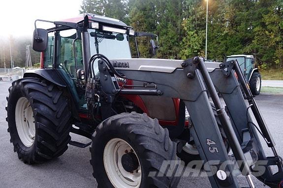 Valtra A85 Traktory