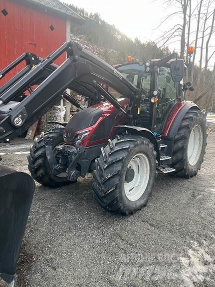 Valtra G125A Traktory