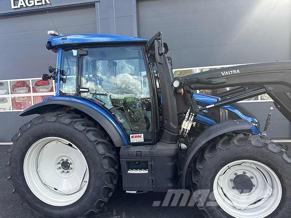 Valtra G135 Activ Traktory