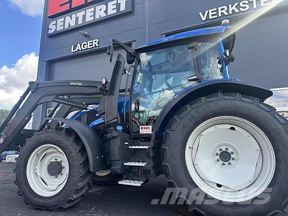 Valtra G135 Activ Traktory