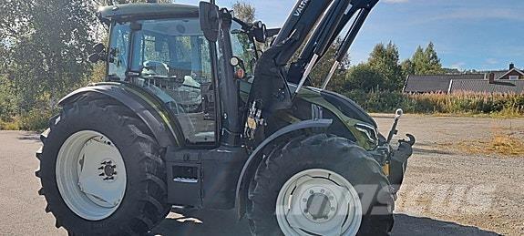 Valtra G135V Traktory