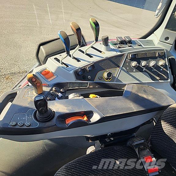 Valtra N-104 Traktory