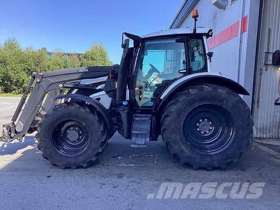 Valtra N 114E Traktory