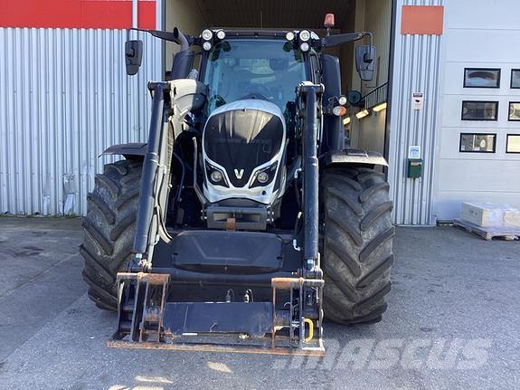 Valtra N 114E Traktory