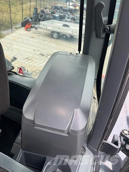 Valtra N 175 Traktory