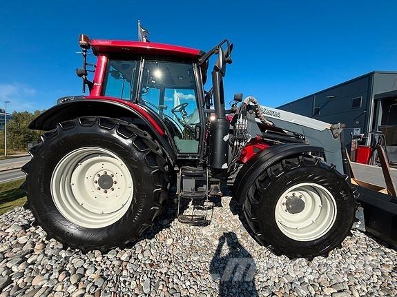 Valtra N123H Traktory