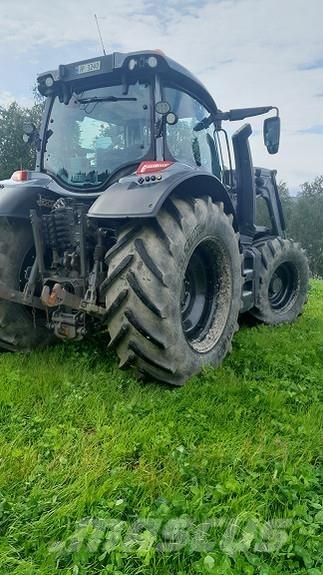 Valtra N174 Traktory