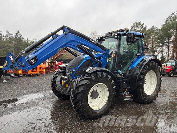 Valtra N174D Traktory