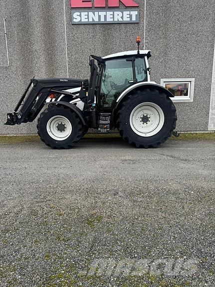 Valtra N174D Traktory
