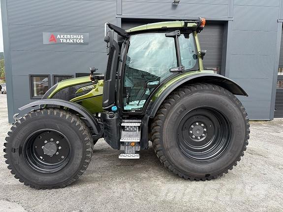 Valtra N175D Traktory