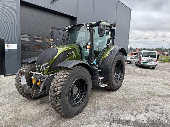 Valtra N175D Traktory