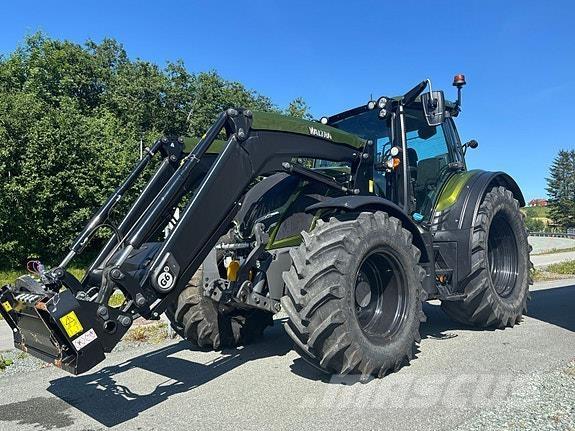 Valtra N175D Traktory