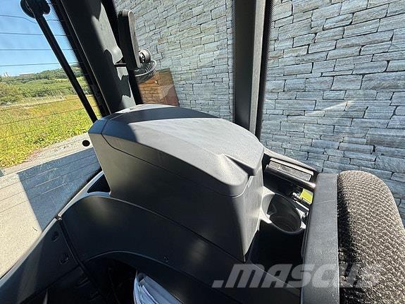 Valtra N175D Traktory